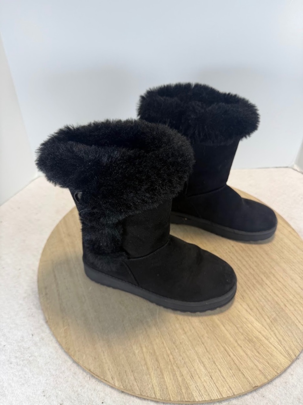 SO Girls Size 2 Black Faux Fur Suede Winter Boots Button Mid Calf Kohl’s